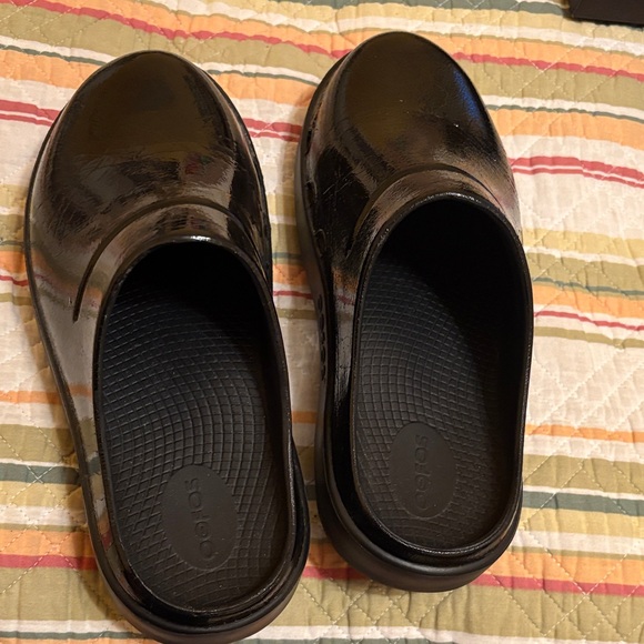 OOFOS Women's Black Clogs - Picture 6 of 6